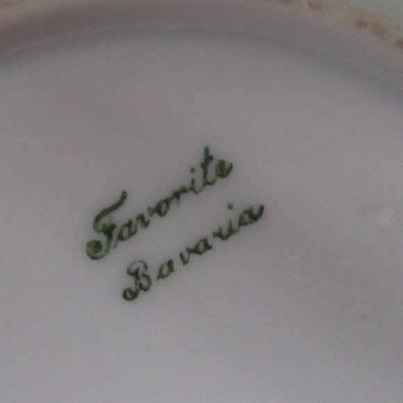 Favorite Bavaria  White Iridescent Gold Trim Trinket Nut Nappy Dish - Picture 4 of 4